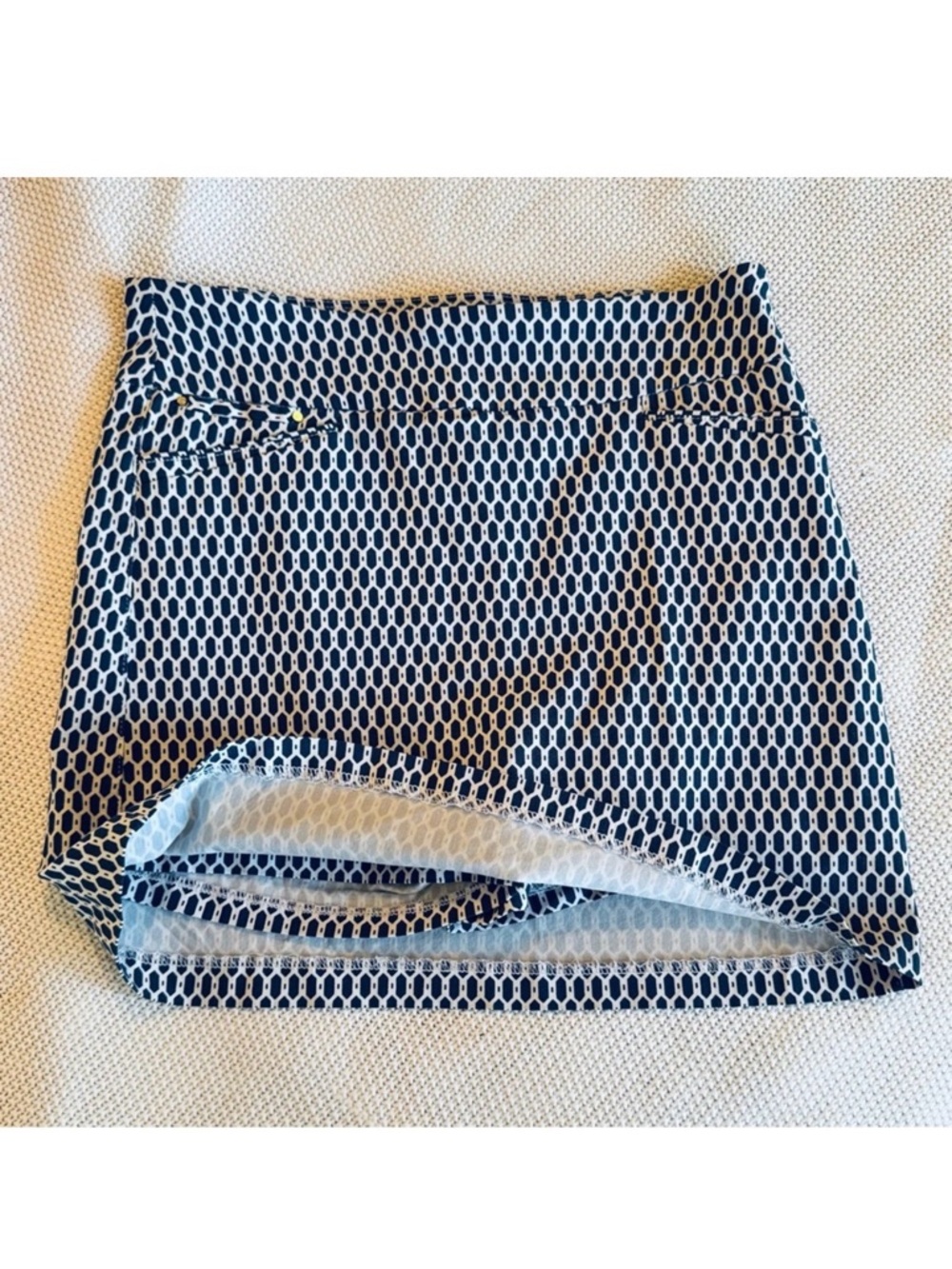 ATTYRE Stretchy Navy Blue & White Geometric Mini Skirt w Built-in Shorts Skort